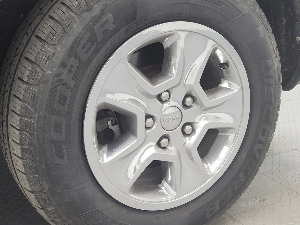 2017 Jeep Grand Cherokee in Memphis, TN 38115 - 18088900 31