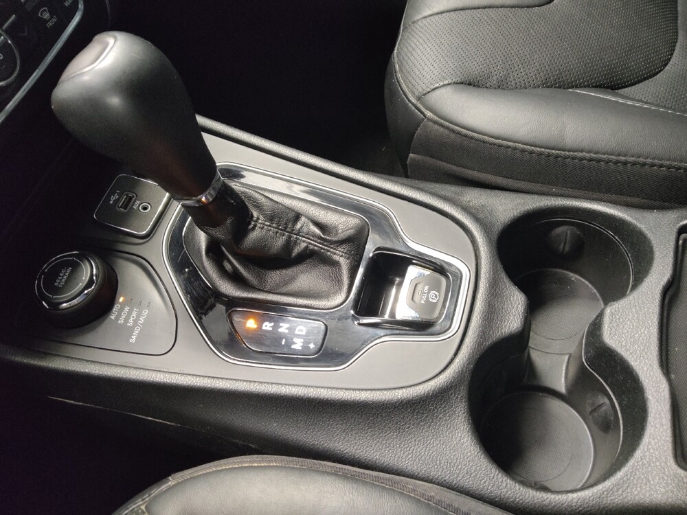 2019 Jeep Cherokee in Houston, TX 77060 - 18088910 26