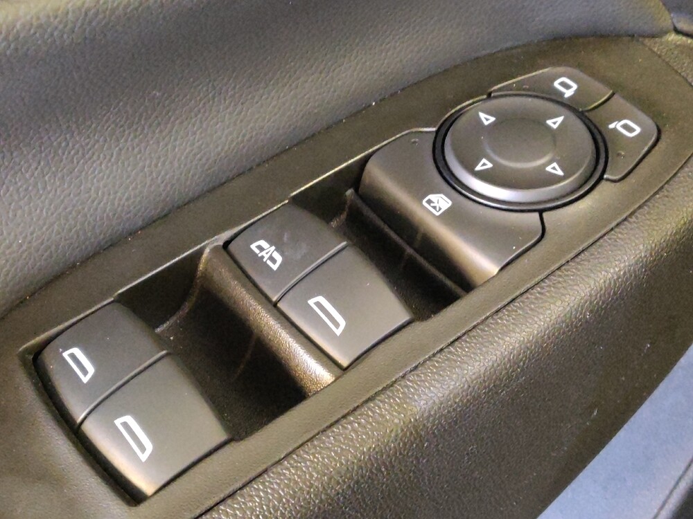 2022 Chevrolet Equinox in San Antonio, TX 78238 - 18088912 27