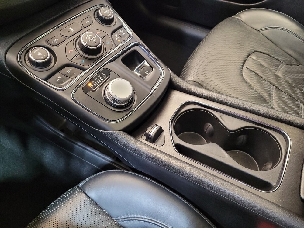 2016 Chrysler 200 in Fairfield, OH 45014 - 18088926 26