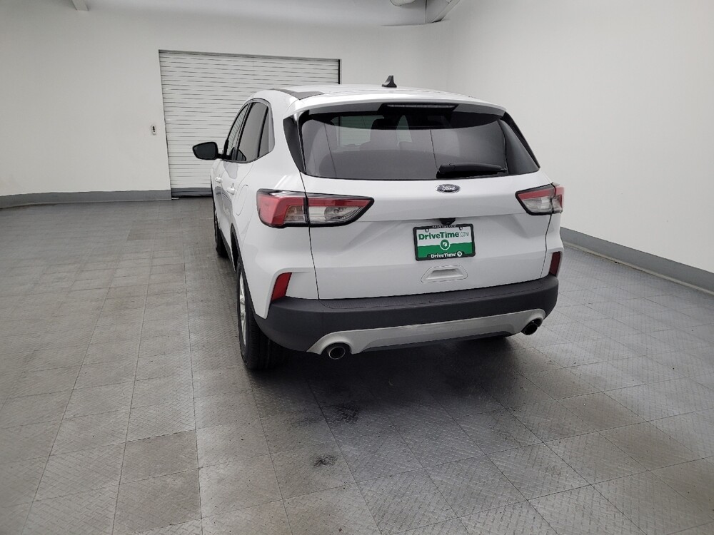 2020 Ford Escape in Fairfield, OH 45014 - 18088929 6