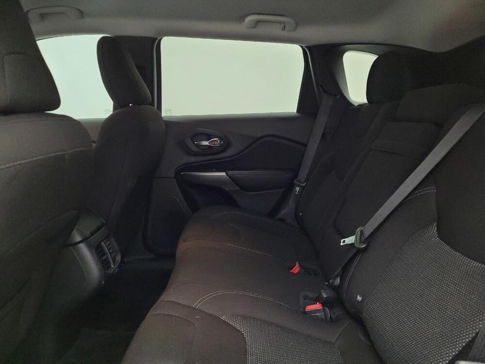 2019 Jeep Cherokee in Fairfield, OH 45014 - 18088930 18