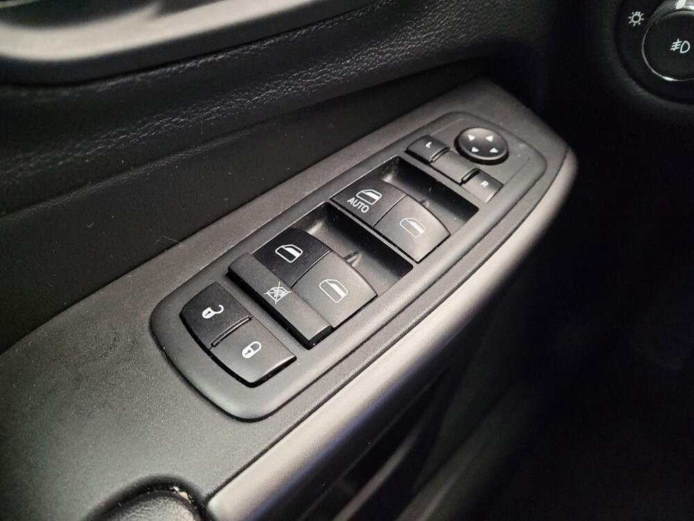 2019 Jeep Cherokee in Fairfield, OH 45014 - 18088930 27