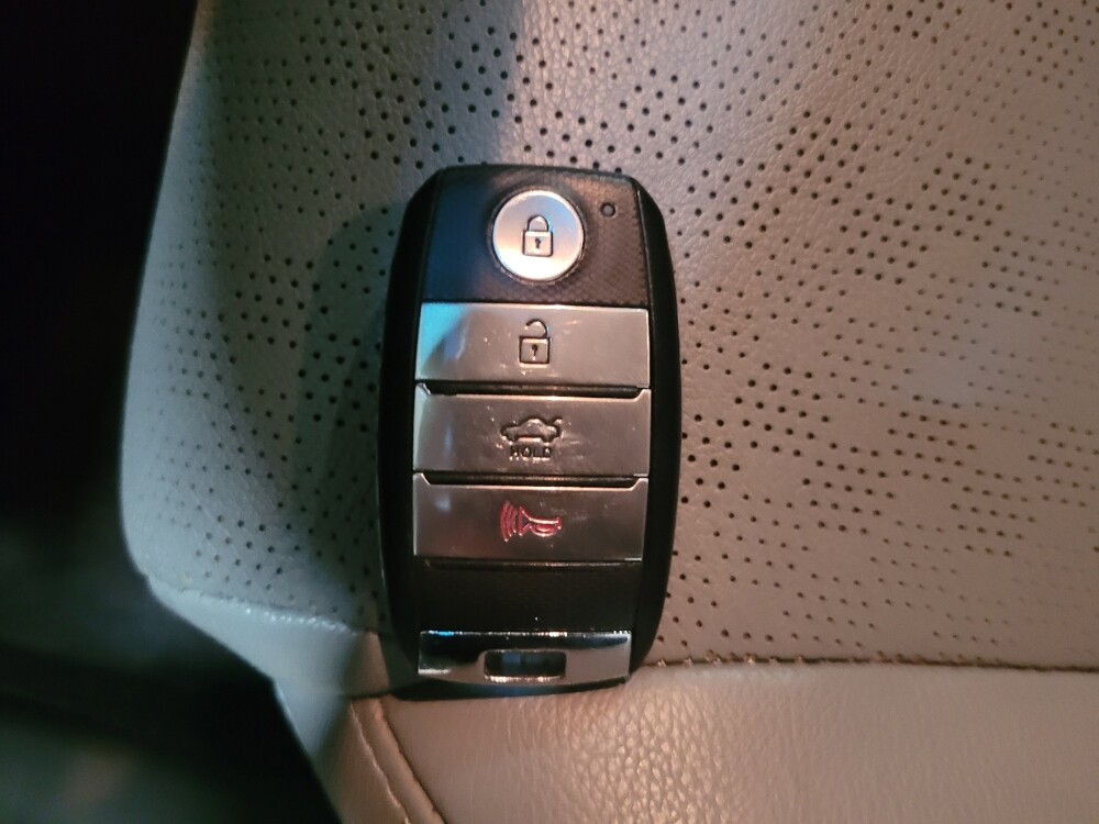 2017 Kia Optima in Chesapeake, VA 23320 - 18088936 32