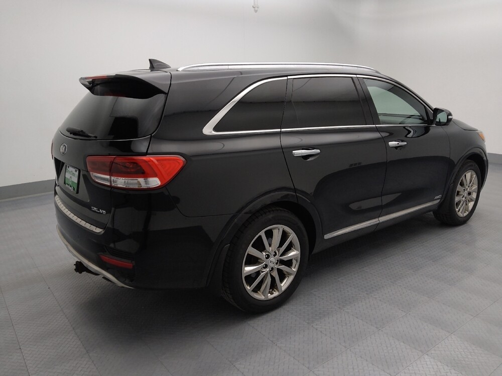 2018 Kia Sorento in Gladstone, MO 64118 - 18088945 10