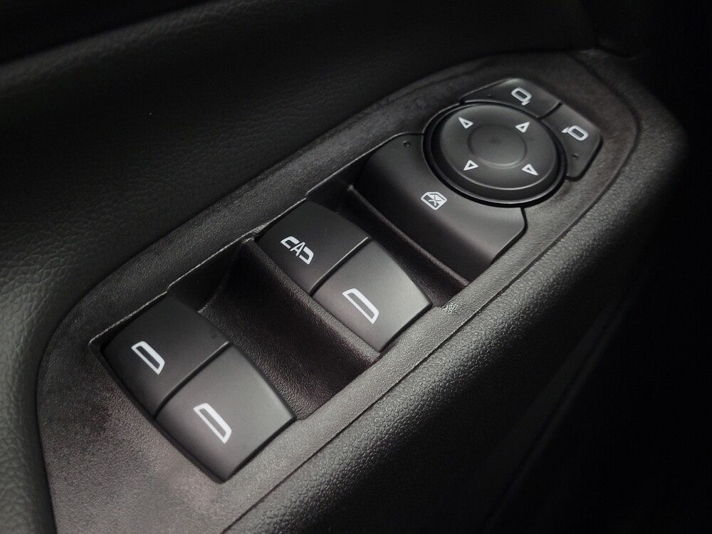 2020 Chevrolet Equinox in Ft Wayne, IN 46805 - 18088965 27