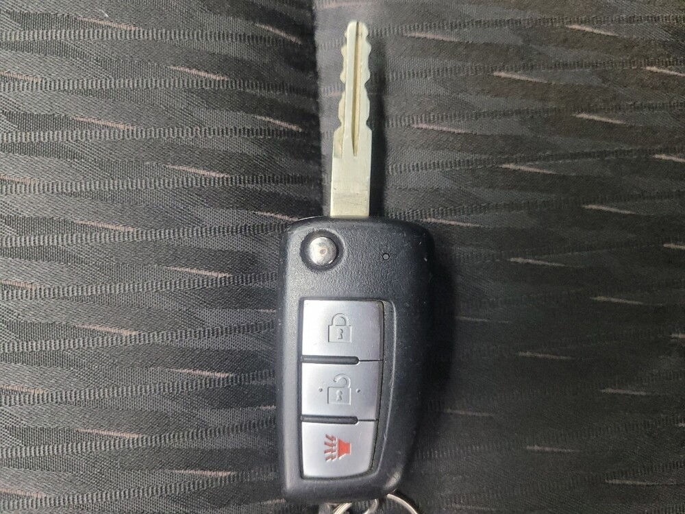 2019 Nissan Rogue in Ft Wayne, IN 46805 - 18088966 32