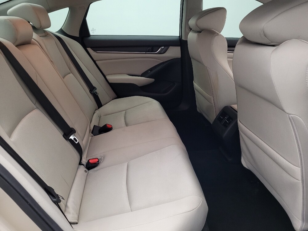 2019 Honda Accord in Hialeah, FL 33014 - 18088975 19