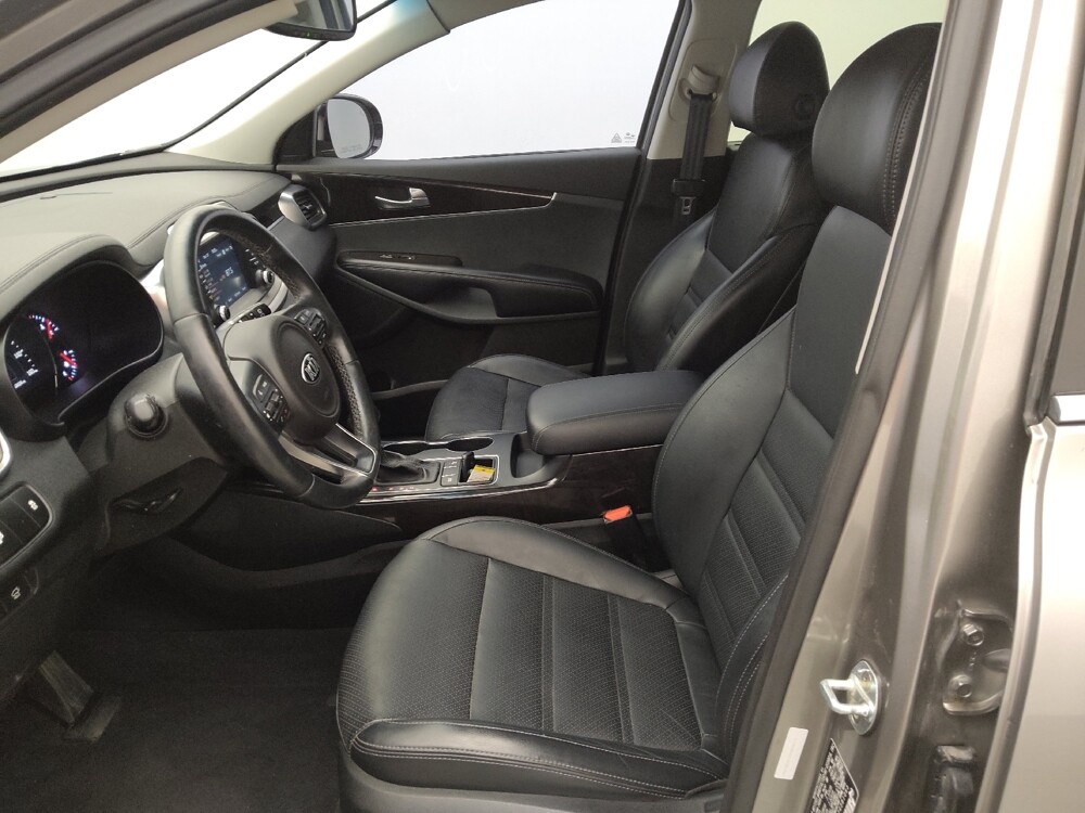 2018 Kia Sorento in Houston, TX 77060 - 18088998 17