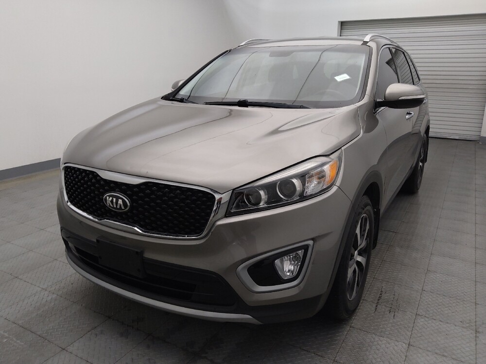 2018 Kia Sorento in Houston, TX 77060 - 18088998 15