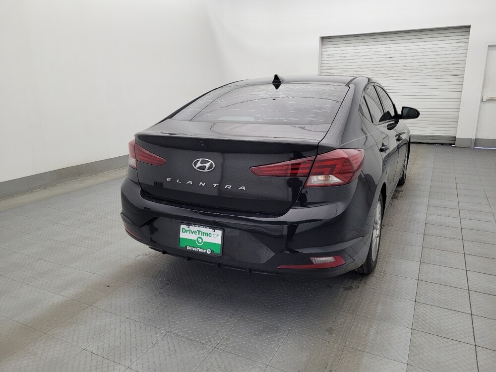 2019 Hyundai Elantra in Bradenton, FL 34207 - 18089005 7
