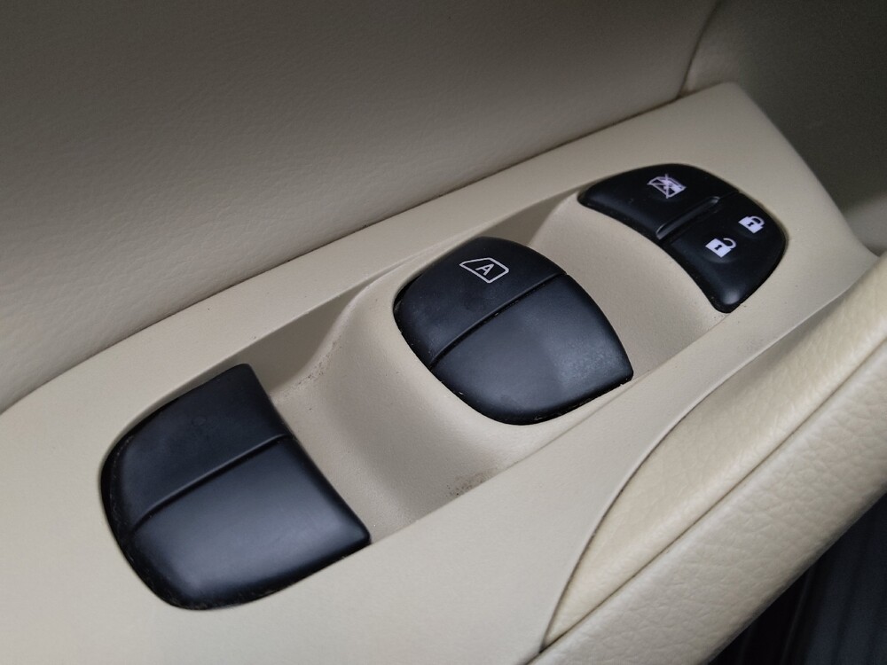 2016 Nissan Altima in Wichita, KS 67207 - 18089007 27