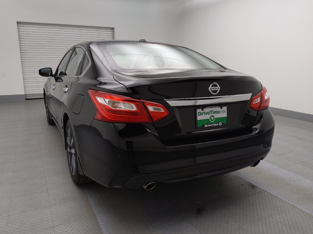 2016 Nissan Altima in Wichita, KS 67207 - 18089007 6