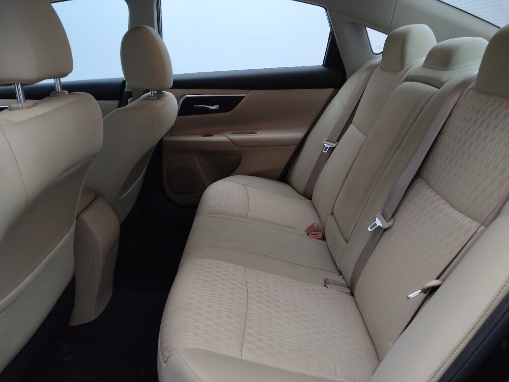 2016 Nissan Altima in Wichita, KS 67207 - 18089007 18
