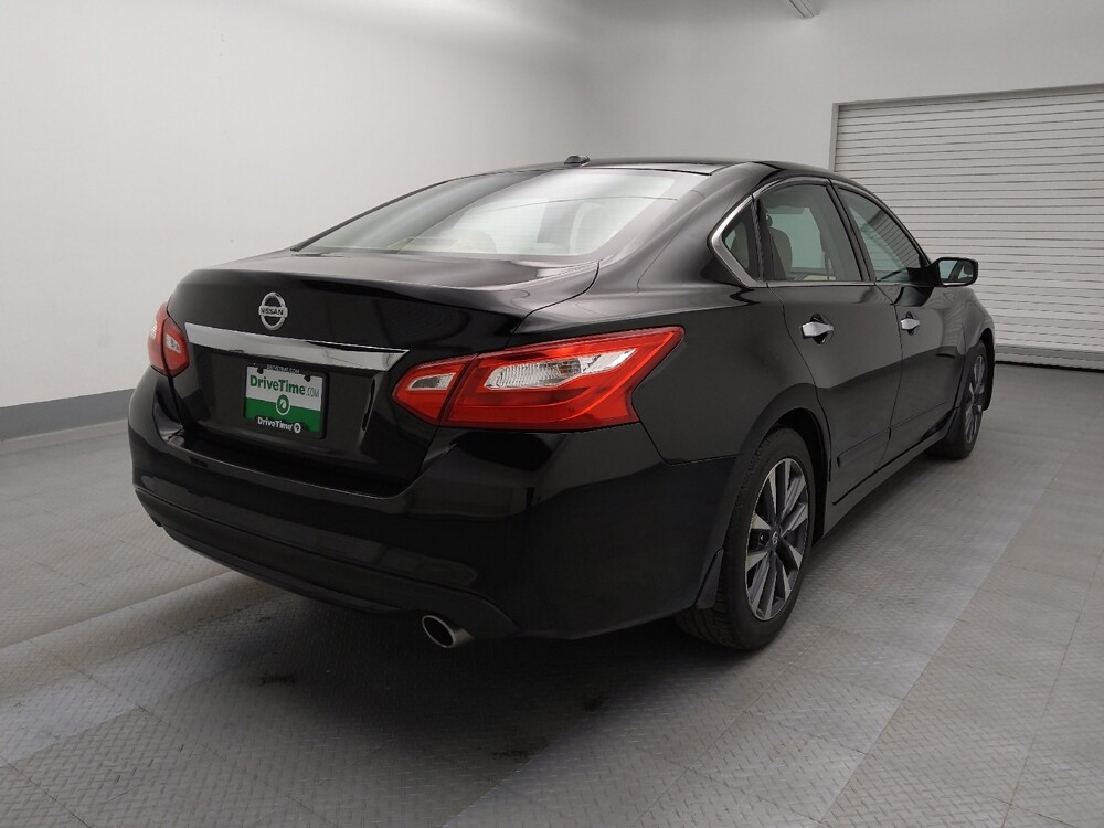 2016 Nissan Altima in Wichita, KS 67207 - 18089007 9