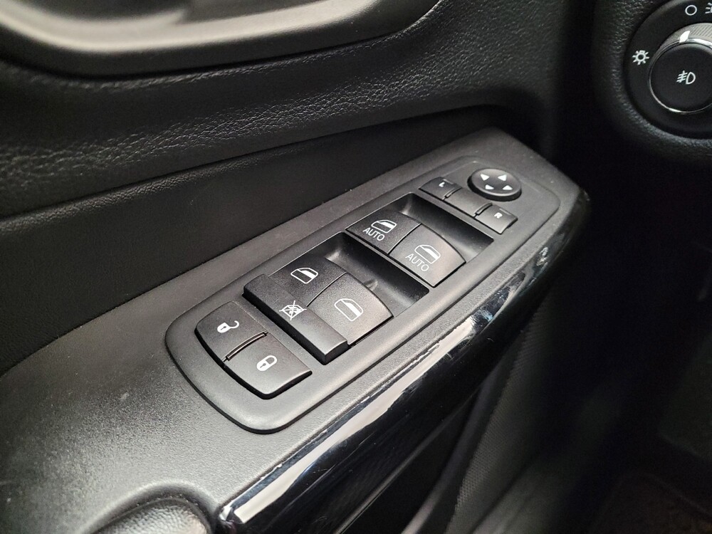 2020 Jeep Cherokee in Toledo, OH 43617 - 18089016 27