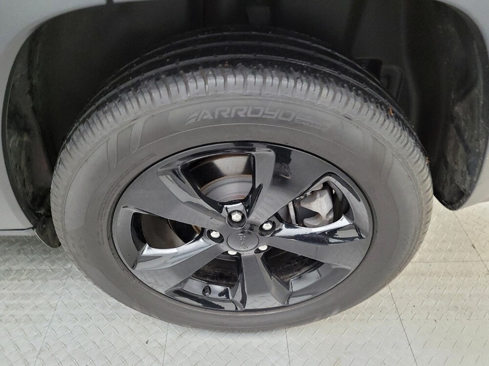 2020 Jeep Cherokee in Toledo, OH 43617 - 18089016 31