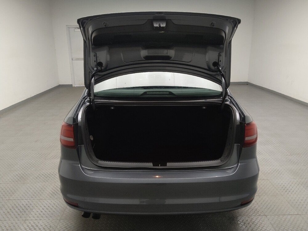 2018 Volkswagen Jetta in Eastpointe, MI 48021 - 18089023 29