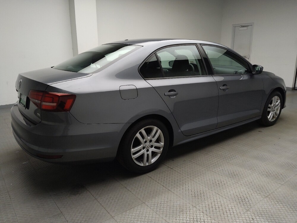 2018 Volkswagen Jetta in Eastpointe, MI 48021 - 18089023 10