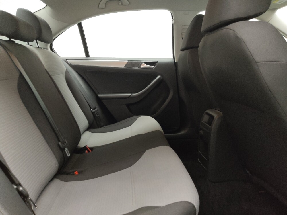 2018 Volkswagen Jetta in Eastpointe, MI 48021 - 18089023 19