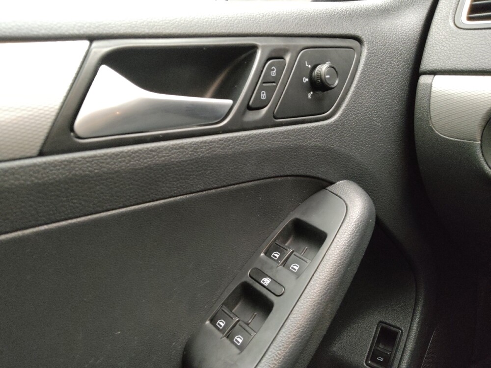 2018 Volkswagen Jetta in Eastpointe, MI 48021 - 18089023 27