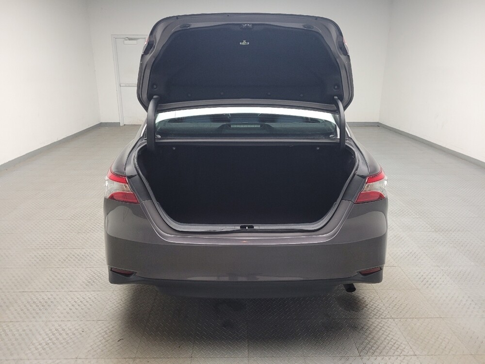 2018 Toyota Camry in Eastpointe, MI 48021 - 18089024 29