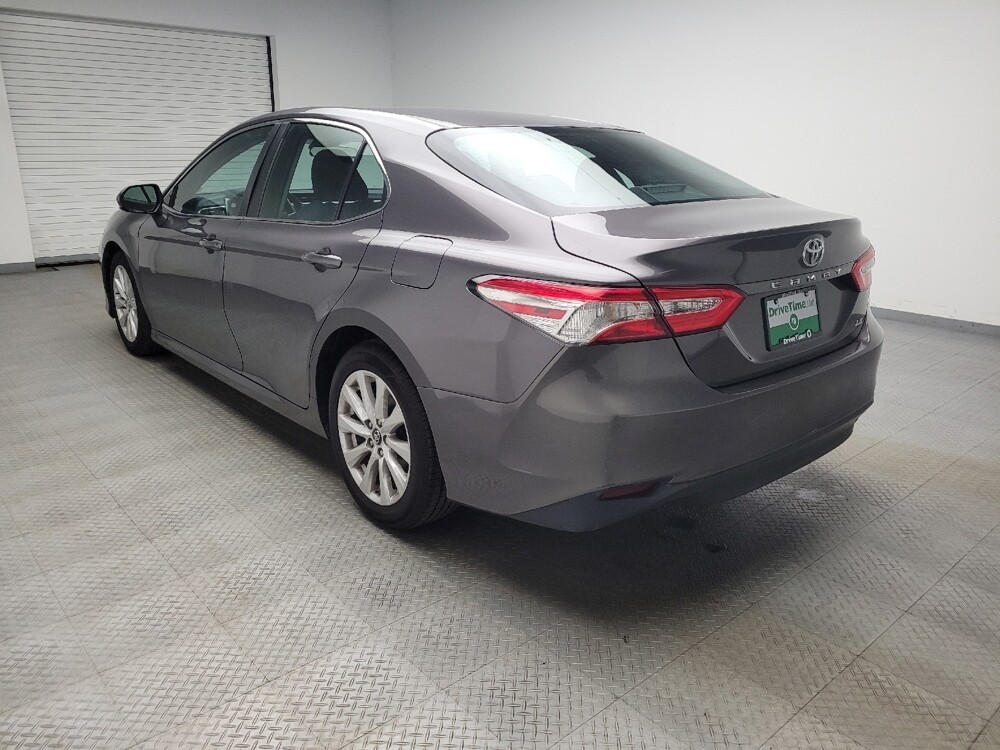 2018 Toyota Camry in Eastpointe, MI 48021 - 18089024 5