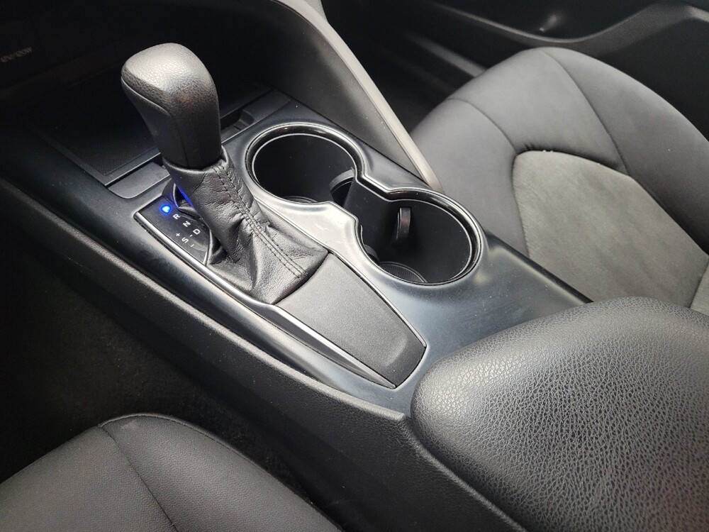 2018 Toyota Camry in Eastpointe, MI 48021 - 18089024 26