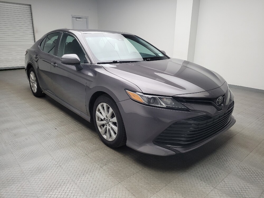 2018 Toyota Camry in Eastpointe, MI 48021 - 18089024 13