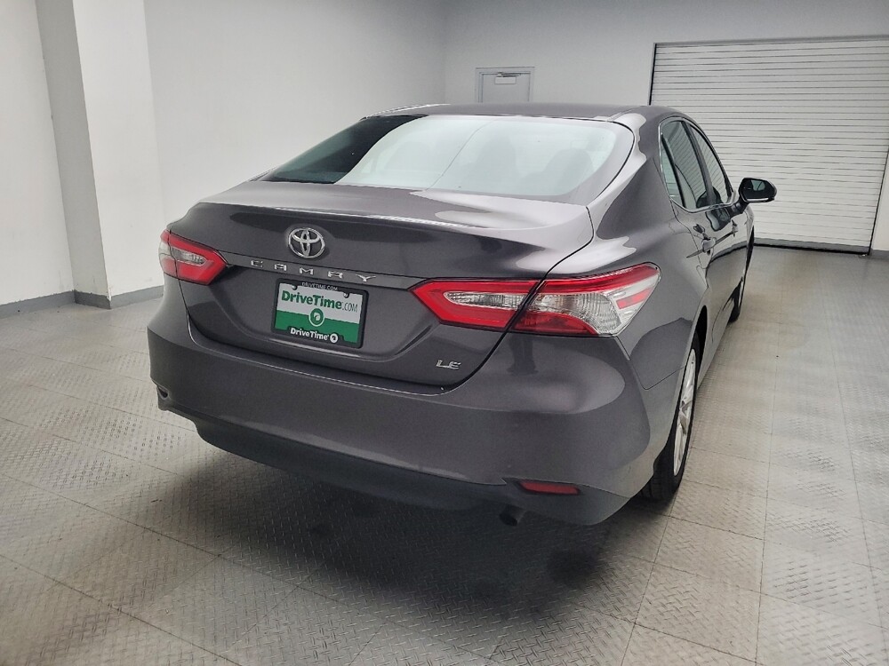2018 Toyota Camry in Eastpointe, MI 48021 - 18089024 7