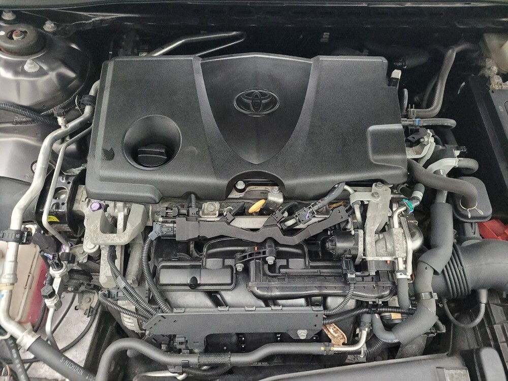 2018 Toyota Camry in Eastpointe, MI 48021 - 18089024 30