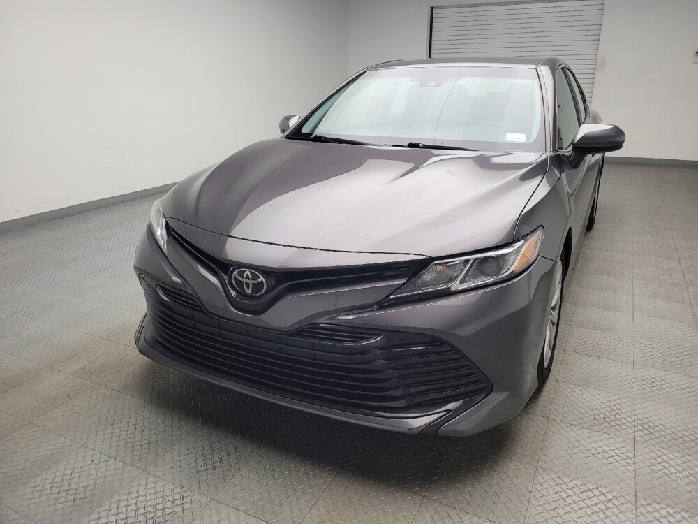 2018 Toyota Camry in Eastpointe, MI 48021 - 18089024 15