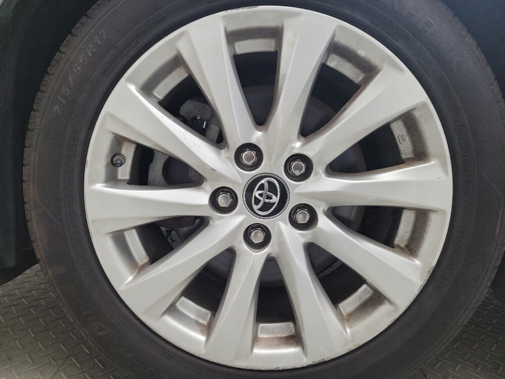 2018 Toyota Camry in Eastpointe, MI 48021 - 18089024 31