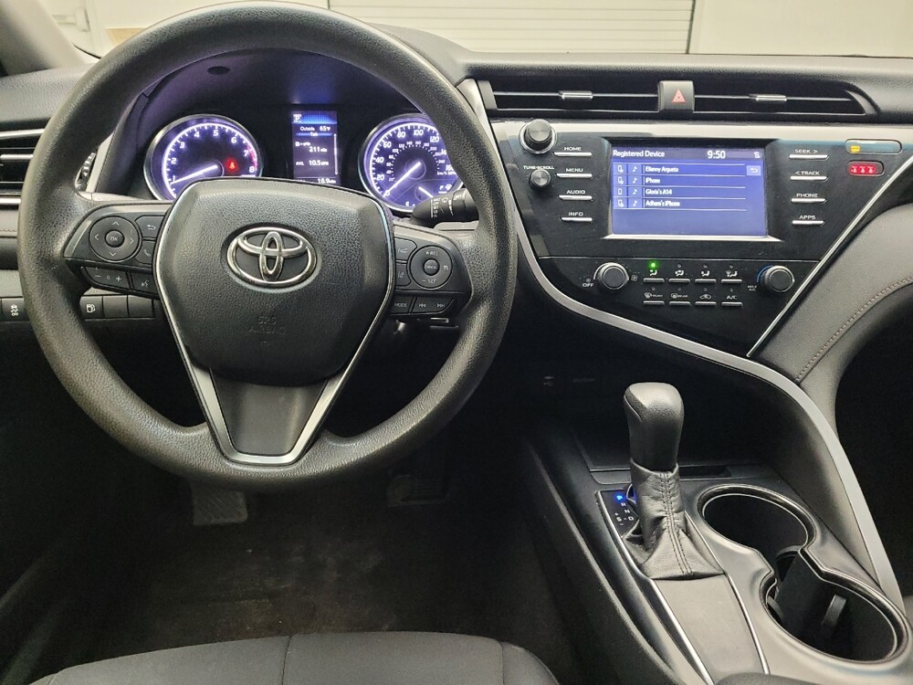 2018 Toyota Camry in Eastpointe, MI 48021 - 18089024 22