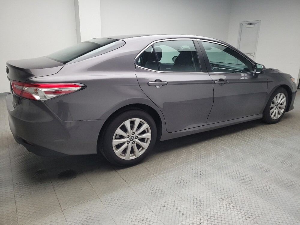 2018 Toyota Camry in Eastpointe, MI 48021 - 18089024 10