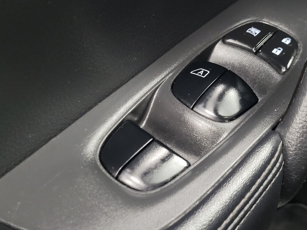 2018 Nissan Rogue in Memphis, TN 38115 - 18089027 27