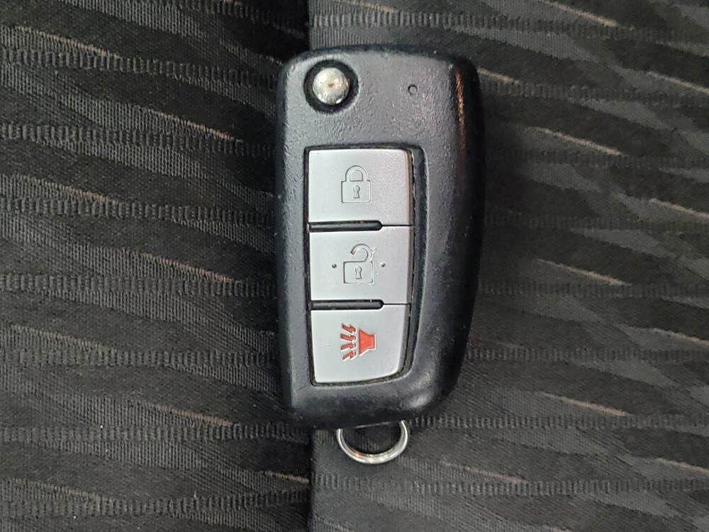 2018 Nissan Rogue in Memphis, TN 38115 - 18089027 32