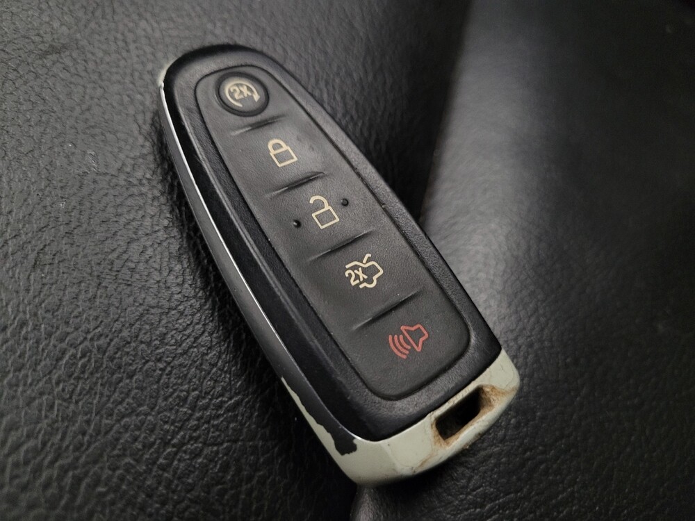 2018 Ford Taurus in Glendale, AZ 85301 - 18089038 32