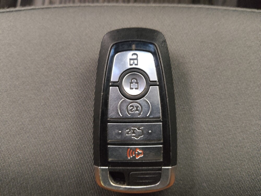 2018 Ford Edge in St. Louis, MO 63125 - 18089042 32