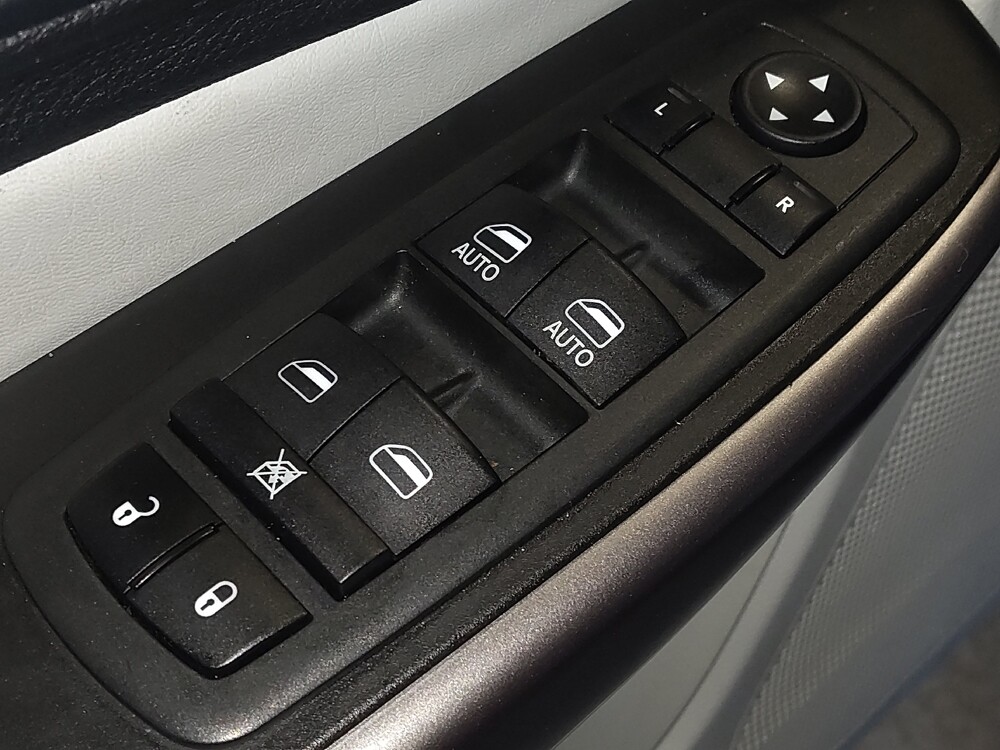 2019 Jeep Cherokee in Sanford, FL 32773 - 18089049 27