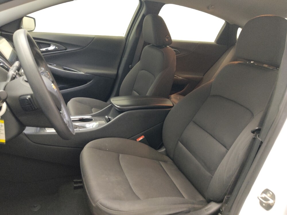 2020 Chevrolet Malibu in Athens, GA 30606 - 18089060 17
