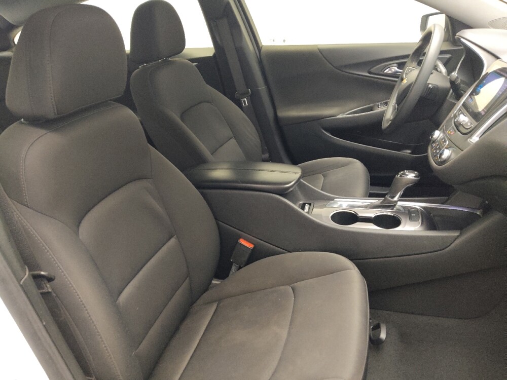 2020 Chevrolet Malibu in Athens, GA 30606 - 18089060 21