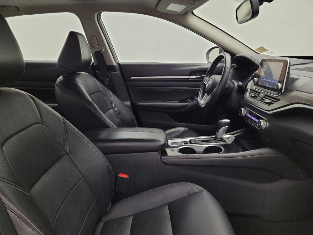 2021 Nissan Altima in Fairfield, OH 45014 - 18089061 21