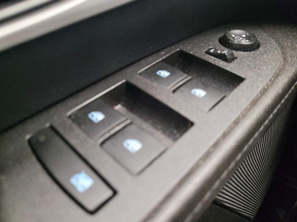 2017 Chevrolet Equinox in St. Louis, MO 63136 - 18089075 27