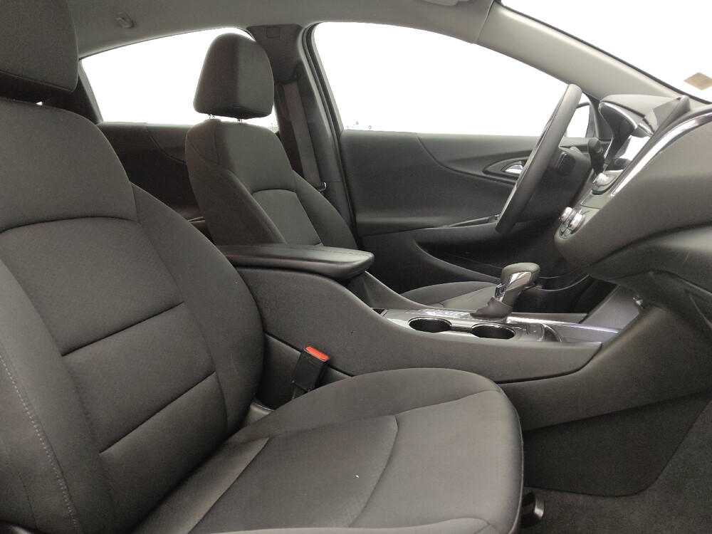 2021 Chevrolet Malibu in Lakewood, CO 80215 - 18089078 21