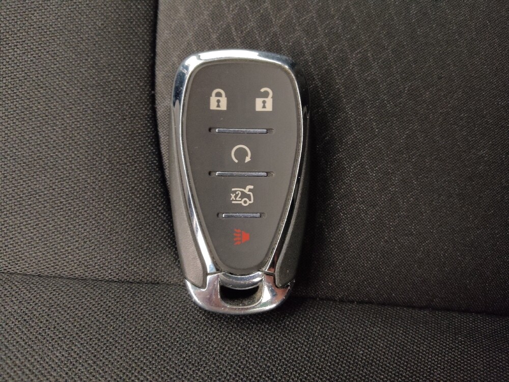 2021 Chevrolet Malibu in Lakewood, CO 80215 - 18089078 32