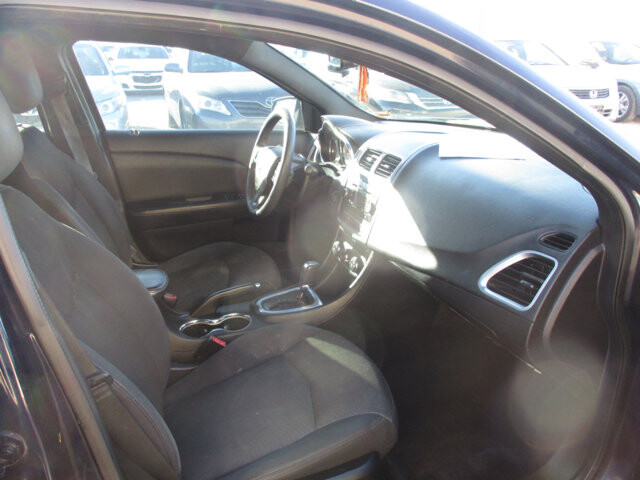 2013 Dodge Avenger in Oak Grove, MO 64075 - 18089086 10