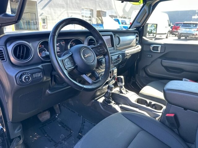 2022 Jeep Gladiator in Bedford, OH 44146 - 18089102 16