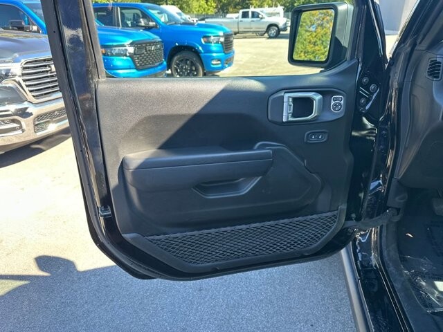 2022 Jeep Gladiator in Bedford, OH 44146 - 18089102 8