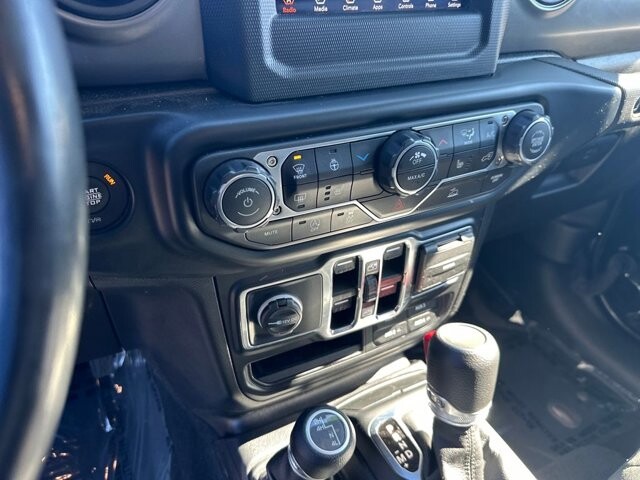 2022 Jeep Gladiator in Bedford, OH 44146 - 18089102 14